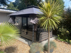 Garden Studio & Hot Tub
